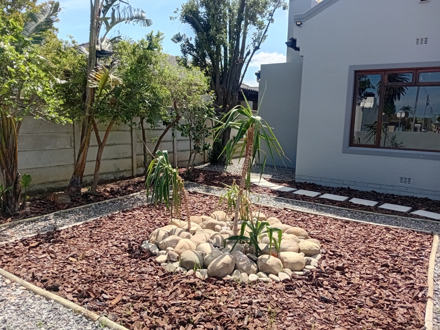 To Let 3 Bedroom Property for Rent in Strand North Western Cape